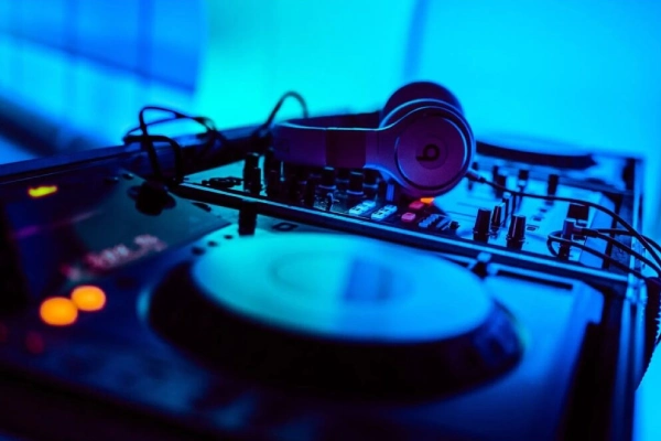 DJ's & MC's