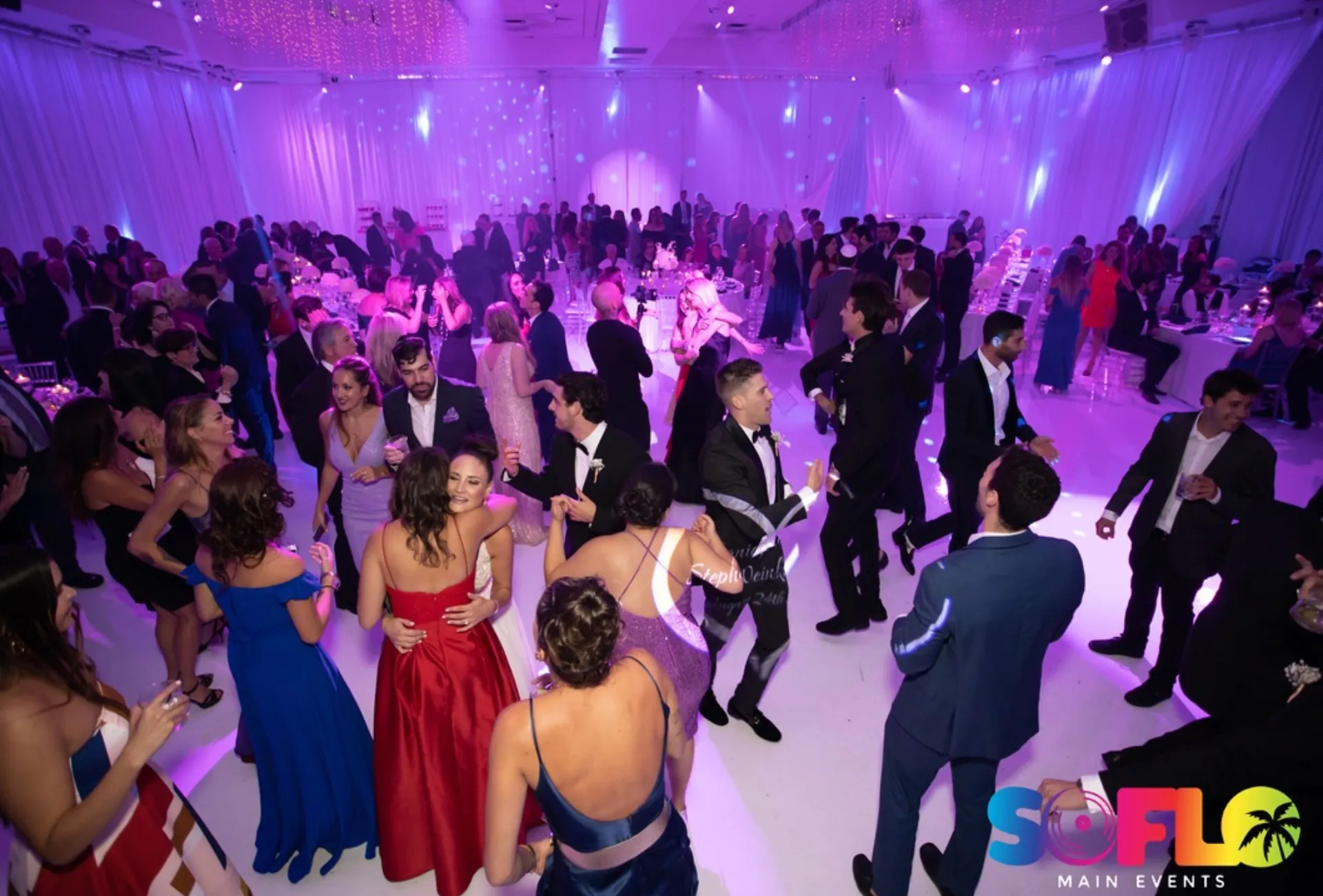 How to Coordinate DJs and Lighting for a Miami Wedding